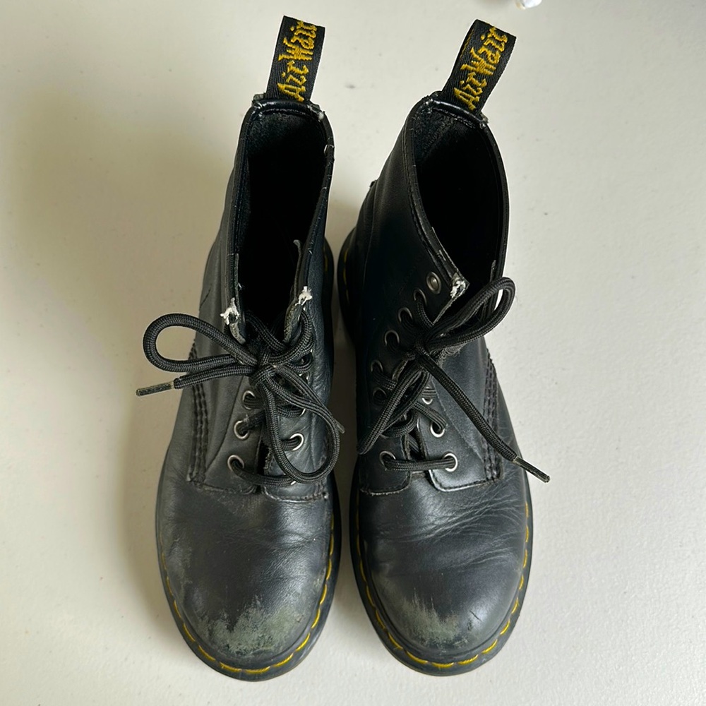 Women’s Dr. Martens Original Boot size 6